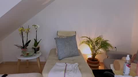 eva_fox43 online show from 05-15-26, 01:45