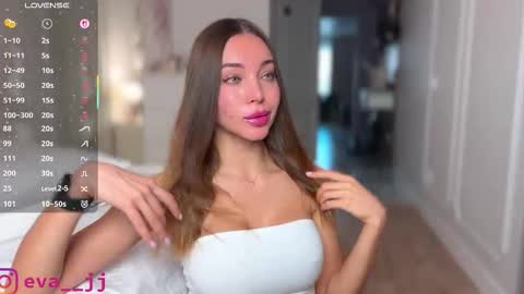 Snapshot of eva_j chatting on 11-06-25, 03:40 Free toy control in pvt online show from 11-06-25, 03:40