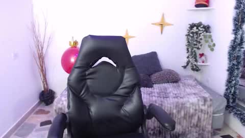 Eva  online show from 12-14-25, 04:23