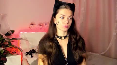 Snapshot of eva_mccoy chatting on 10-30-25, 09:00 Eva online show from 10-30-25, 09:00