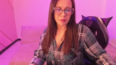 Snapshot of eva_mermaid chatting on 10-06-25, 02:14 Eva online show from 10-06-25, 02:14