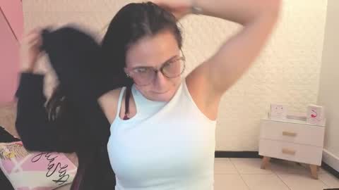 Snapshot of eva_mermaid chatting on 05-28-26, 02:47 Eva online show from 05-28-26, 02:47