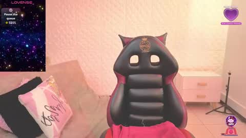 Snapshot of eva_mermaid chatting on 05-29-26, 02:59 Eva online show from 05-29-26, 02:59