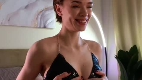 Snapshot of eva_natsumi chatting on 02-24-25, 10:48 Eva online show from 02-24-25, 10:48