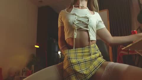 Snapshot of eva_quagmire chatting on 10-12-25, 06:23 Eva online show from 10-12-25, 06:23