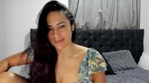 Snapshot of eva_rosie chatting on 02-19-25, 03:05 Eva Rose online show from 02-19-25, 03:05
