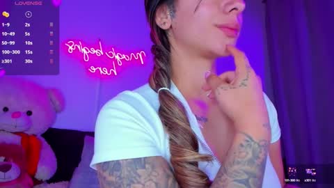 Eva Shinee online show from 10-15-25, 11:10