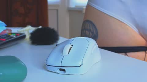 Hi there i am Eva and i wish create a nice community with you so join my Ticket Show for more pleasure online show from 06-29-26, 02:06