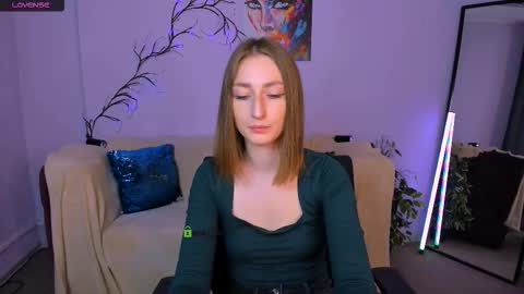 Snapshot of eva_smiith_ chatting on 09-12-25, 05:40 Eva online show from 09-12-25, 05:40