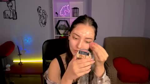 Snapshot of eva_smiith_ chatting on 11-11-25, 06:46 Eva online show from 11-11-25, 06:46