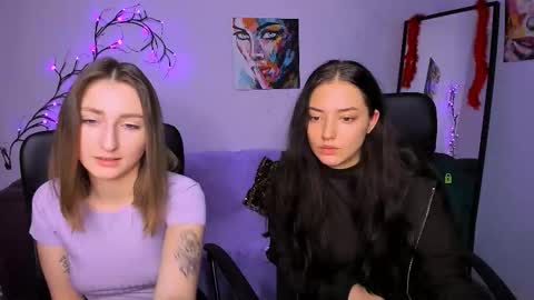 Snapshot of eva_smiith_ chatting on 11-19-25, 06:46 Eva online show from 11-19-25, 06:46