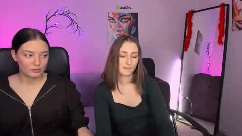 Snapshot of eva_smiith_ chatting on 11-20-25, 08:58 Eva online show from 11-20-25, 08:58