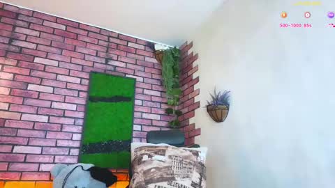 Snapshot of eva_starxxxxx chatting on 02-19-25, 01:18 Eva online show from 02-19-25, 01:18