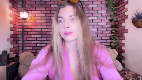 Snapshot of eva_starxxxxx chatting on 09-23-25, 09:18 Eva online show from 09-23-25, 09:18