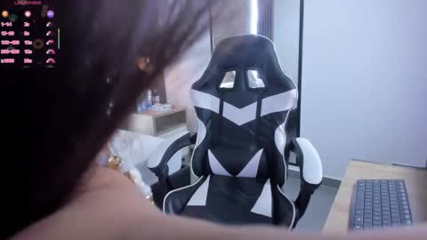 Snapshot of eva_swan_ chatting on 02-24-26, 12:14 E V A online show from 02-24-26, 12:14