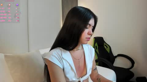 Snapshot of eva_swan_ chatting on 03-03-26, 12:22 E V A online show from 03-03-26, 12:22