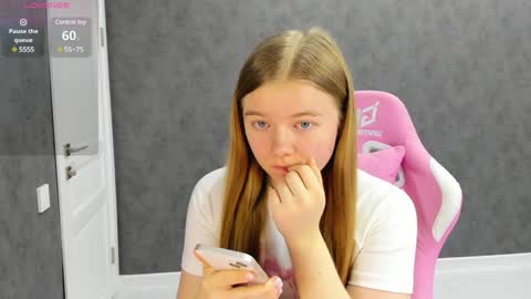 Eva online show from 01-25-25, 05:29