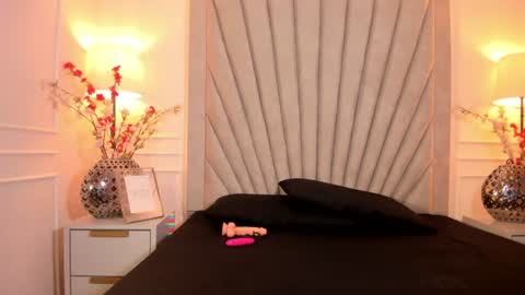 Eva  online show from 06-12-26, 12:15