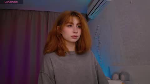 Snapshot of evaa_moonn_ chatting on 02-10-26, 01:15 Eva online show from 02-10-26, 01:15
