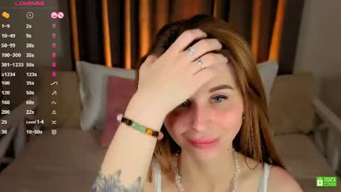 Snapshot of evaaa_ro chatting on 06-18-26, 10:25 Eva. OFFICAL PAGE MARI CLARK online show from 06-18-26, 10:25