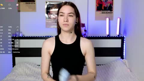 Snapshot of evaandluna chatting on 06-02-26, 11:18 Eva online show from 06-02-26, 11:18