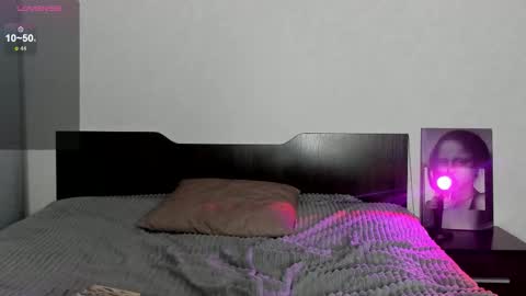 Eva online show from 10-10-25, 01:21