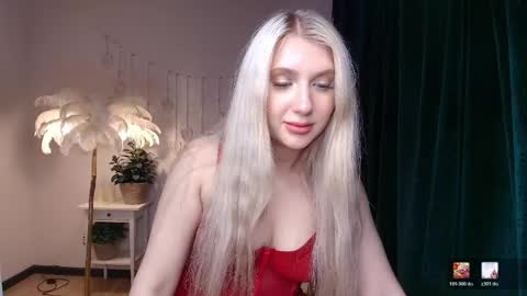Snapshot of evacadooo chatting on 05-29-26, 03:04 Eva online show from 05-29-26, 03:04