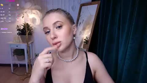 Snapshot of evacadooo chatting on 06-09-26, 02:45 Eva online show from 06-09-26, 02:45
