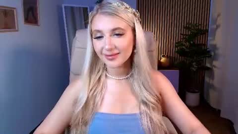 Snapshot of evacadooo chatting on 06-20-26, 02:58 Eva online show from 06-20-26, 02:58