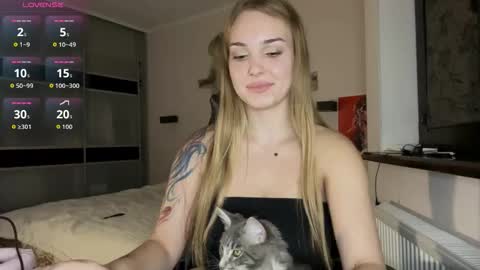 Snapshot of evacarter1 chatting on 10-03-25, 05:32 evacarter1 online show from 10-03-25, 05:32