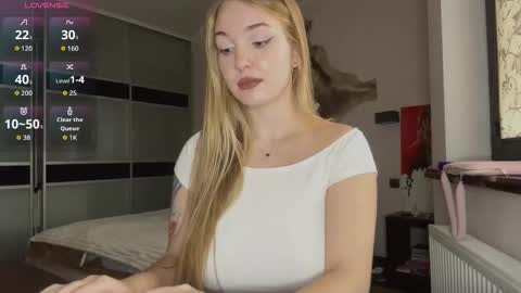 Snapshot of evacarter1 chatting on 10-08-25, 11:08 evacarter1 online show from 10-08-25, 11:08