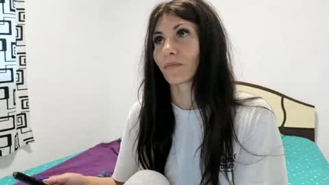 Snapshot of evacrisxxx chatting on 07-12-26, 03:41 hornycrissyyourlove online show from 07-12-26, 03:41