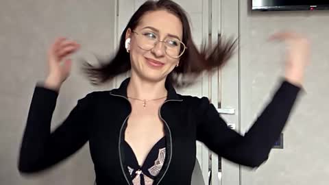 EvaDevis online show from 04-17-26, 07:55