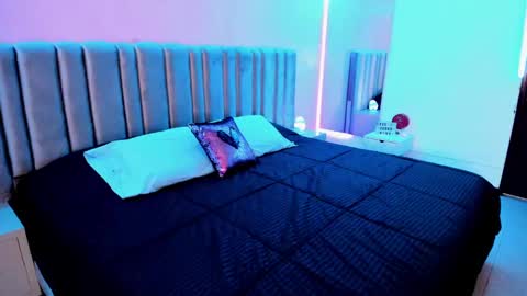 Eva Gomez online show from 01-26-25, 03:48