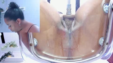 Snapshot of evahalston chatting on 10-01-25, 01:33 evahalston online show from 10-01-25, 01:33