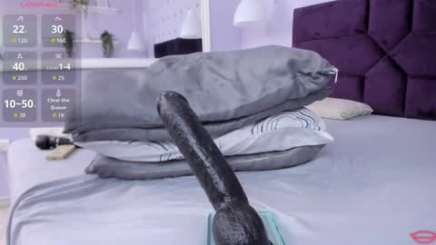 Snapshot of evahalston chatting on 10-31-25, 09:05 evahalston online show from 10-31-25, 09:05