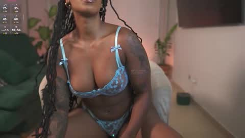 Snapshot of evajacksss_ chatting on 11-13-25, 10:19 evajacksss_ online show from 11-13-25, 10:19