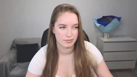 Snapshot of evajuly chatting on 12-18-24, 05:37 Eva online show from 12-18-24, 05:37