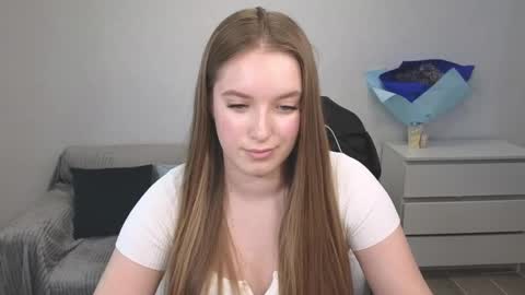 Snapshot of evajuly chatting on 12-18-24, 08:42 Eva online show from 12-18-24, 08:42