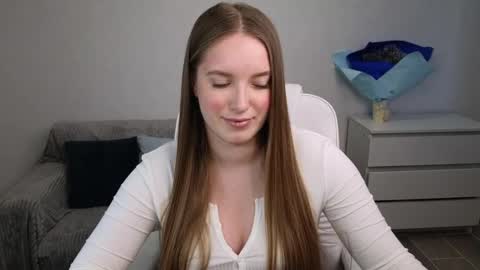 Snapshot of evajuly chatting on 02-08-25, 08:52 Eva online show from 02-08-25, 08:52