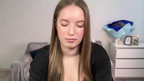 Snapshot of evajuly chatting on 09-21-25, 05:31 Eva online show from 09-21-25, 05:31