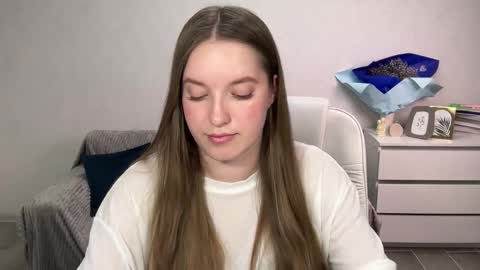 Snapshot of evajuly chatting on 11-21-25, 08:07 Eva online show from 11-21-25, 08:07