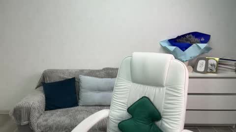 Snapshot of evajuly chatting on 11-25-25, 06:08 Eva online show from 11-25-25, 06:08