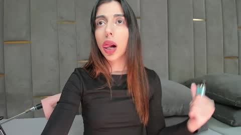 Snapshot of evalims chatting on 11-28-25, 03:36 EVA online show from 11-28-25, 03:36