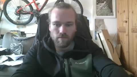 Han online show from 04-24-26, 11:56