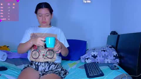 Snapshot of evaluna_02 chatting on 06-08-26, 11:54 evaluna_02 online show from 06-08-26, 11:54