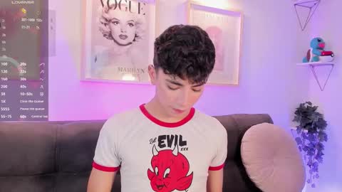 Snapshot of evan_voss chatting on 10-26-25, 12:22 Evan voss help me get 200 likesindependent model online show from 10-26-25, 12:22