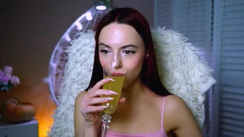 Eva  online show from 11-02-25, 10:17