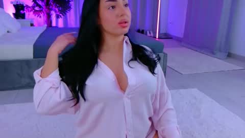 Snapshot of evanew_ chatting on 05-15-26, 05:42 Eva online show from 05-15-26, 05:42