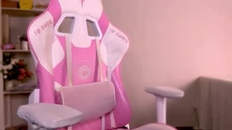 Streams schedule Wed Thursday Friday Saturday Sunday 1100-1700GMT Monday and Tuesday Day offs online show from 12-19-25, 02:02